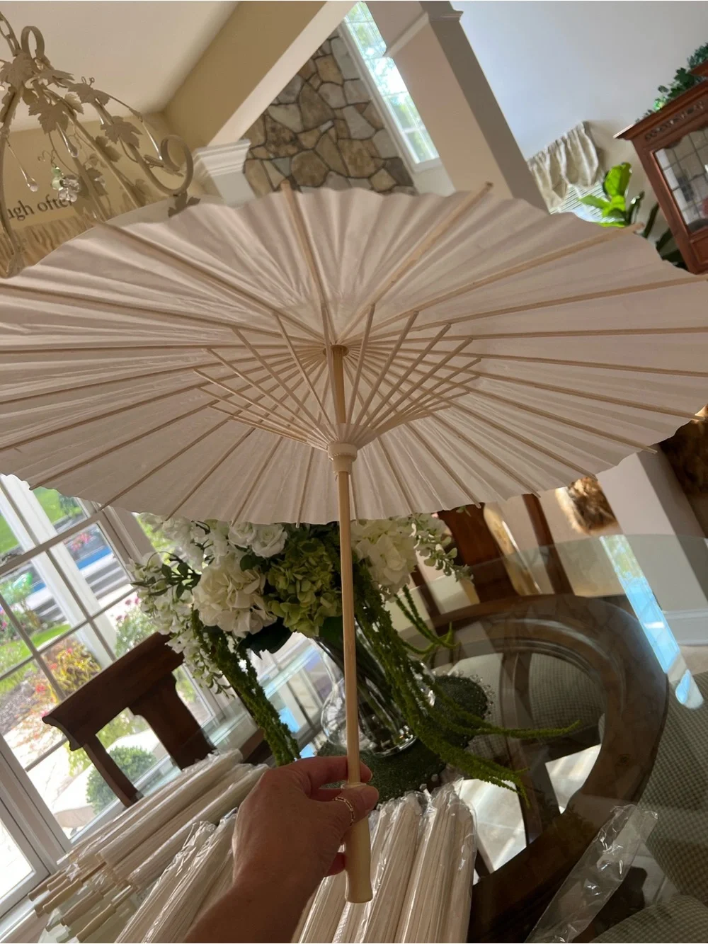 Set of 8 Paper Parasol Umbrellas in Cream - Elegant Decorative Accent